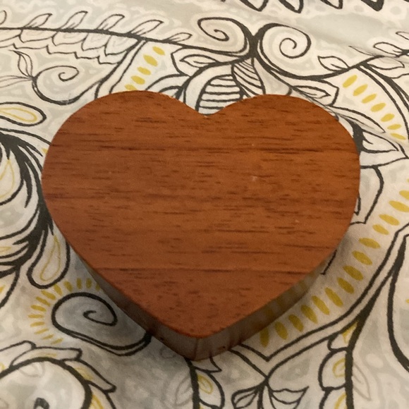 NWOT - Wooden Handmade Carved Costa Rica Heart Shaped Puzzle Box - Picture 2 of 7